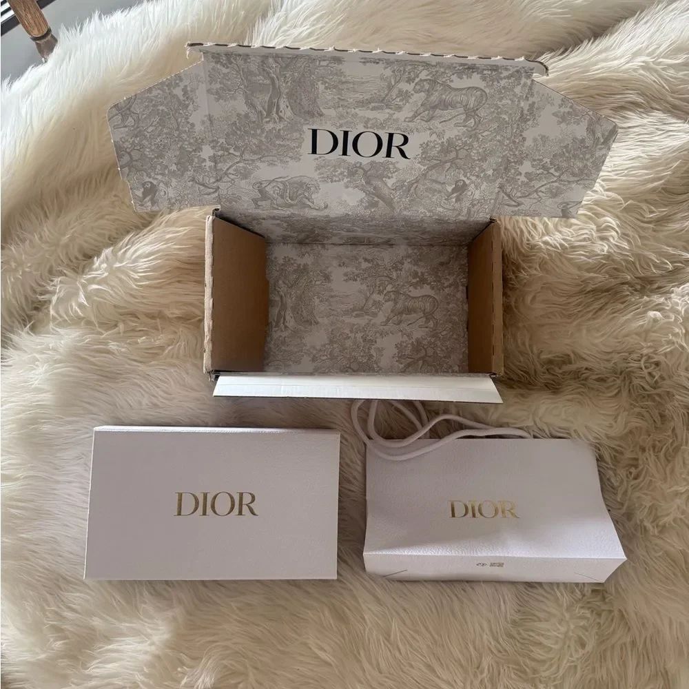 Authentic dior packaging